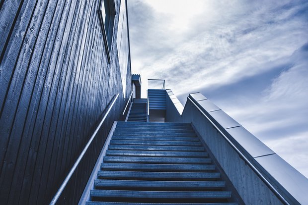 Treppen nach oben Treppen. Symbolbild von www.pixabay.com